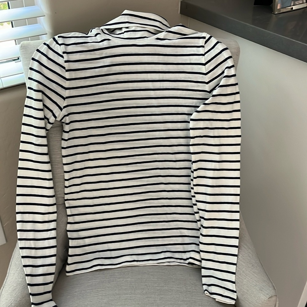 JCREW light weight turtle neck